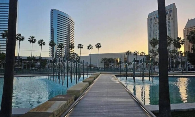 Pacific Terrace Condo | Luxury Condo 2 BR+2 BA+parking free -Marina/Gaslamp - walk to Convention Center!