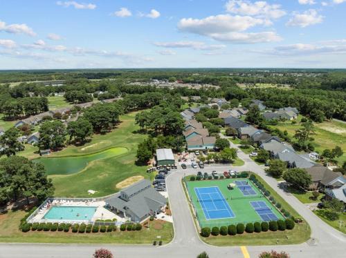 Southport Apartment | Luxury Condo 3bdr 2bth 4 bed with Beach Pool Golf Boat Ramp Pickle Ball