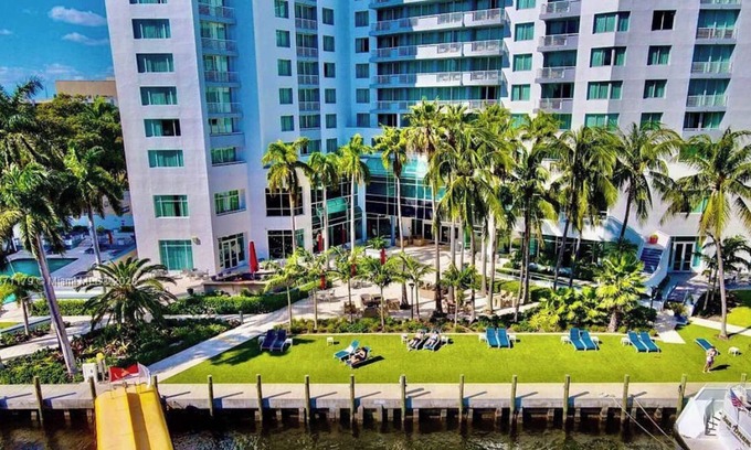 Birch Park Finger Streets Condo | Luxury Condo by the Sea, Long Term Rental Available