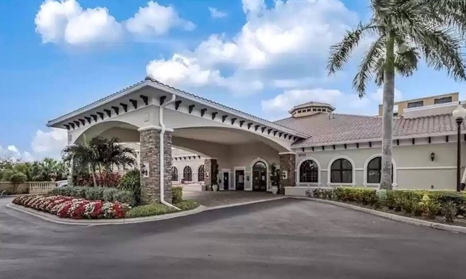 Naples Condo | Luxury condo on Heritage Bay