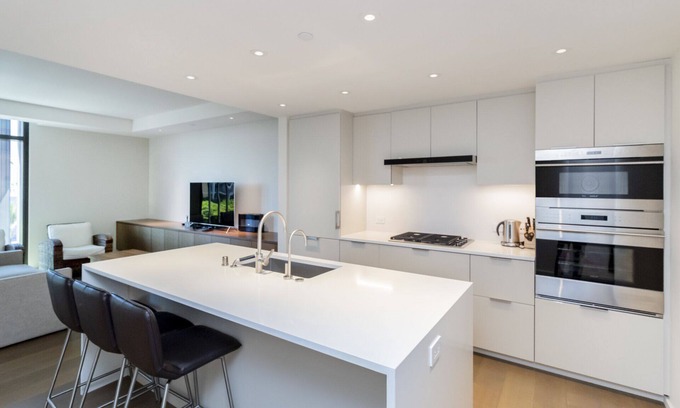 Ala Moana Condo | Luxury Condo "Park Lane" (30 Nights Minimum Stay)