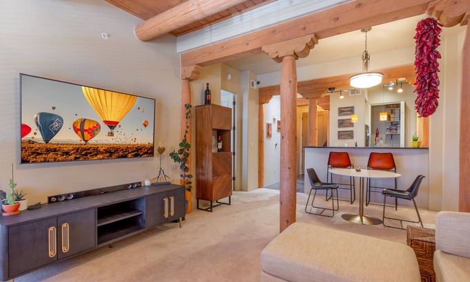 Southside Condo | Luxury Condo