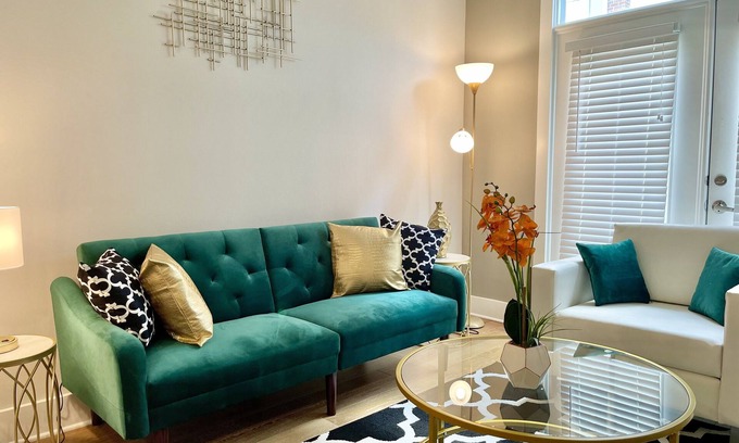 Highlands - Perkins Condo | Luxury Condo w/KING BED close to LSU, Downtown & Interstate ❤️⭐️