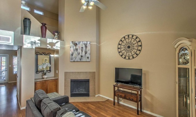 Central Scottsdale Condo | Luxury condo w/pool in McCormick Ranch.
