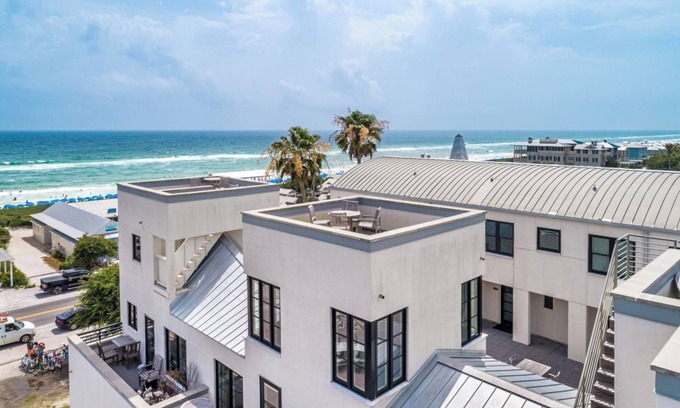 Seaside Condo | Luxury Condo w/Stunning Gulf Views in Seaside FL + 2 Adult Bikes!
