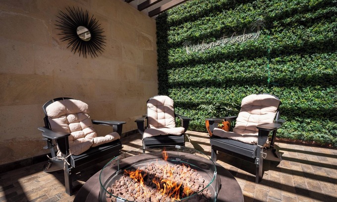 El Tezal Apartment | Luxury condo with pool, jacuzzi and private terrace