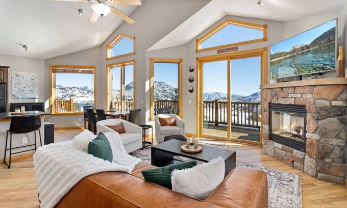 Estes Park House | Luxury Condo with 2 master suites, Mary's Lake and Mountain Views