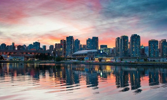 Southeast False Creek Condo | Luxury Condo With Wrap Around Balcony And Panoramic Views Of City And False Creek