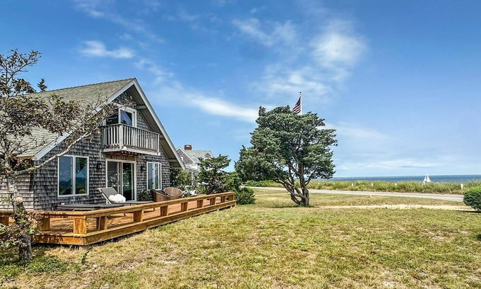 East Chop House | Luxury Cottage on East Chop with Water Views