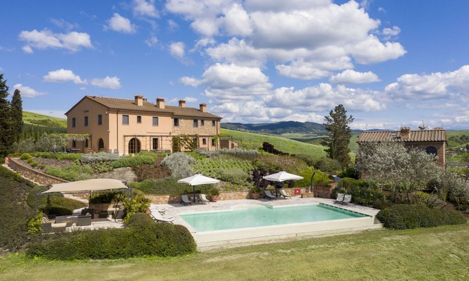 Peccioli House | LUXURY COTTAGE WITH POOL & BREATHTAKING VIEW - NEXT TO A GOLF COURSE (FRANTOIO)