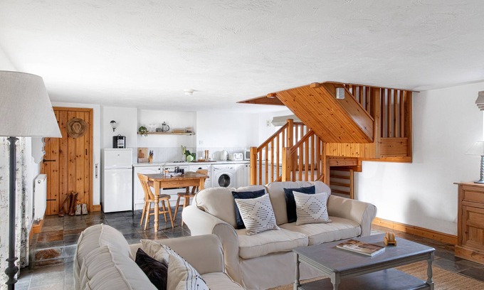 Hartland Cottage | Luxury Cottage with Sea View Clematis Cottage at Downe Cottages