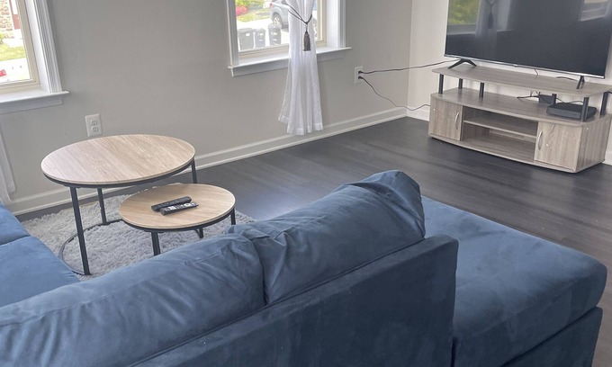 Glen Burnie House | Luxury, cozy room In nice beautiful Townhouse In quiet gorgeous neighbourhood
