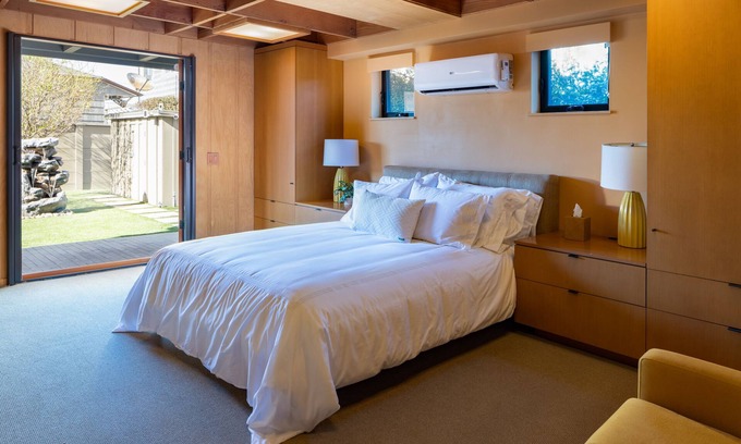 Del Mar House | Luxury Del Mar Beach House w/Large Deck & Spa