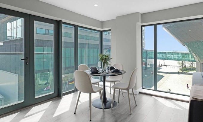 Liverpool City Centre Apartment | Luxury Dockside Apartment