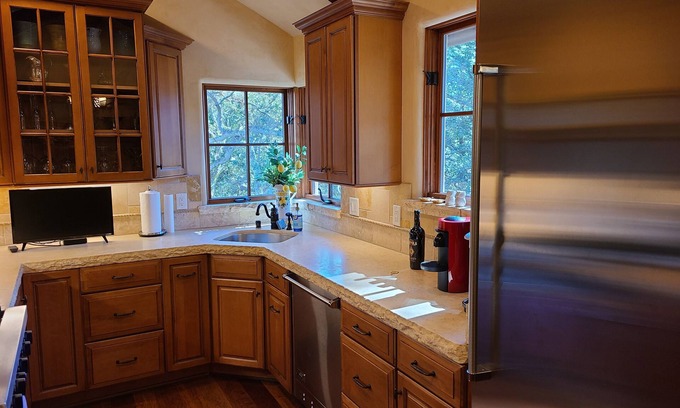 Carmel Valley House | Luxury Downtown Carmel Home - Walk to Everything