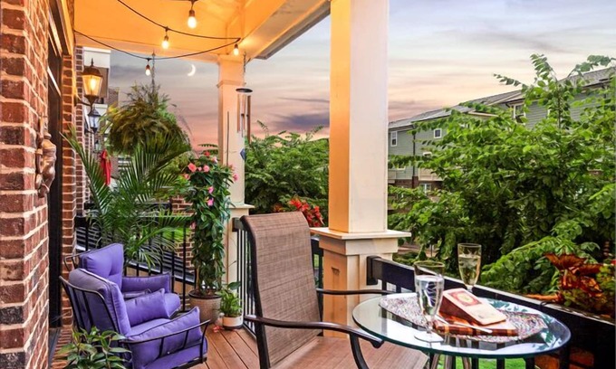 Downtown Condo | Luxury Downtown Condo W/2-Car Garage, Nespresso & Surround Sound