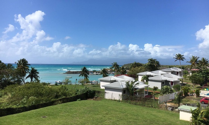 Le Gosier Apartment | LUXURY DUPLEX - 2CH - SEA VIEW, BEACH 2 STEPS FROM THE BEACH