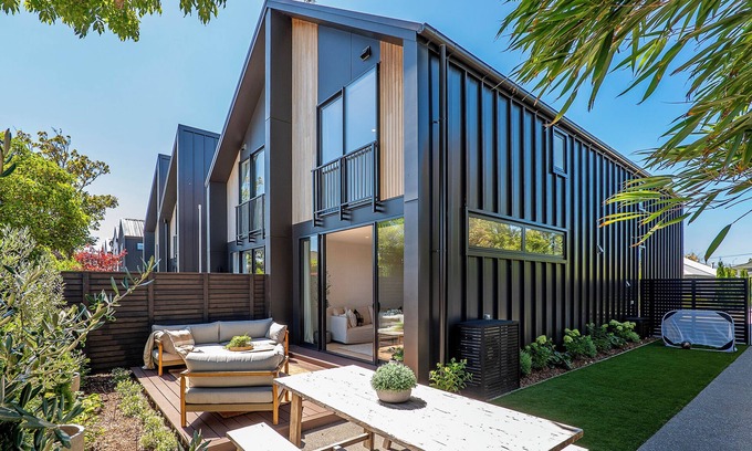 Edgeware House | Luxury Escape on City Fringe