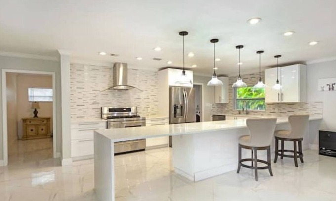 Loxahatchee Groves House | luxury estate on 5 acres, 25 mins from beach