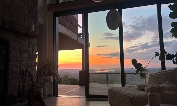 Brooktondale House | Luxury Estate with a Lakeview - Where Elevation Meets Imagination