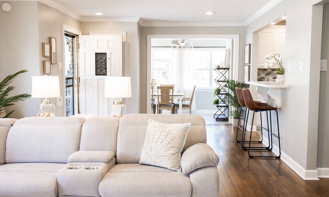 Long Beach House | Luxury Family-Friendly | Short Walk to Beach