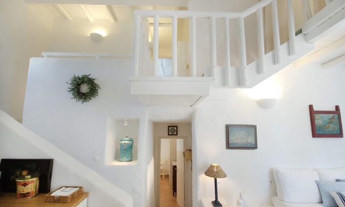 Chrissi Akti House | Luxury family home in with pool!