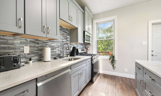 Marshall-Shadeland House | Luxury Family Retreat Minutes to Downtown Pittsburgh With Deck & Large Backyard