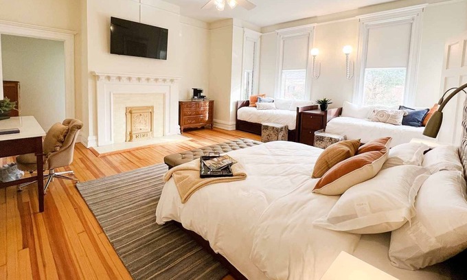 LaGrange Apartment | Luxury Family Suite in LaGrange Historic Mansion