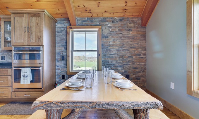 Honesdale Other | Luxury Farmhouse! Private Hiking Trails - Endless Views - Firepit - 4 Fireplaces