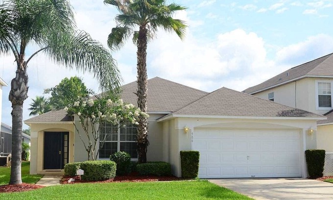Lake Berkley Villa | Luxury Florida villa, own pool, exclusive gated resort