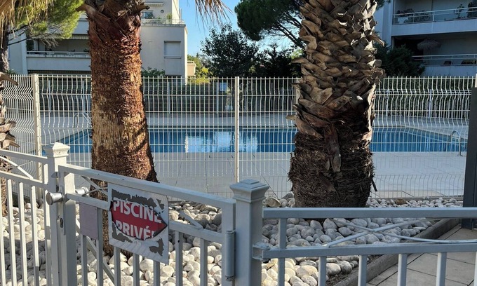 Sormiou Apartment | Luxury furnished 55m2 T2 apartment with air conditioning and private pool.