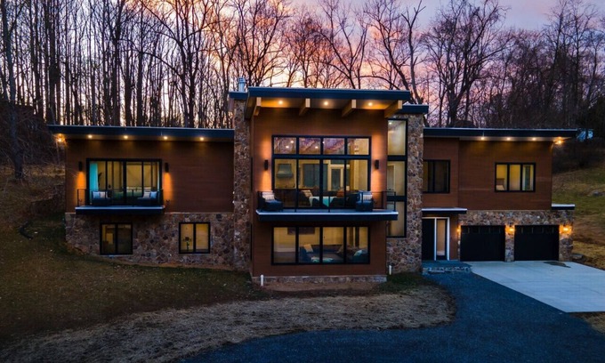 Martinsburg Apartment | Luxury Getaway on The Potomac