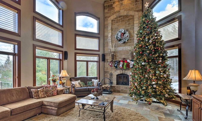 Krakow House | Luxury Gillet Villa w/ Private Lake & Hot Tub