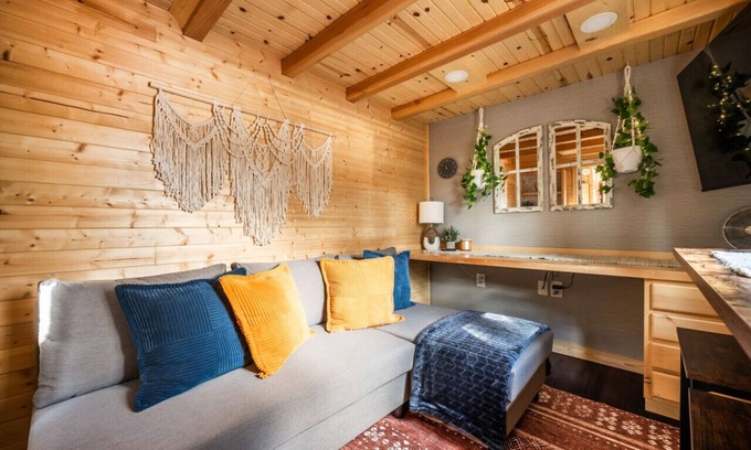 Woodland Park House | Luxury Glamping | Tiny Haven, Firepit & Grill