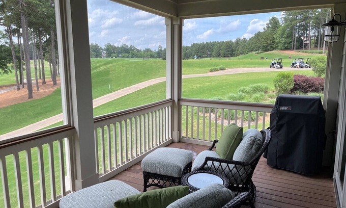 Reynolds Landing Cottage | Luxury Golf/Lake Cottage in Reynolds Lake Oconee, behind practice range & green!