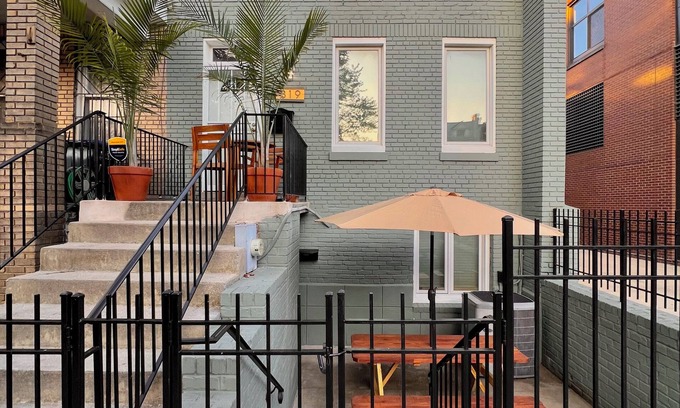 Near Northeast Apartment | Luxury Group Retreat in Heart of DC!