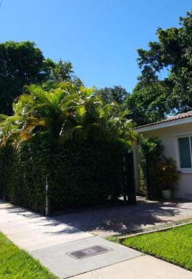 Flagami House | LUXURY Guayabita's House
