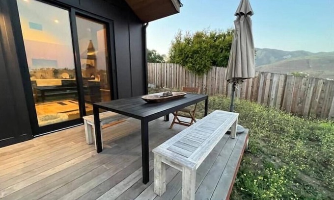 Western Malibu House | Luxury Guest House Over Zuma Beach w/Great Hiking Trails