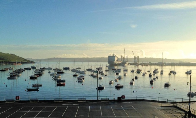 Mylor Churchtown Apartment | Luxury. Harbour-front. 2 Bedroom Apartment with Parking