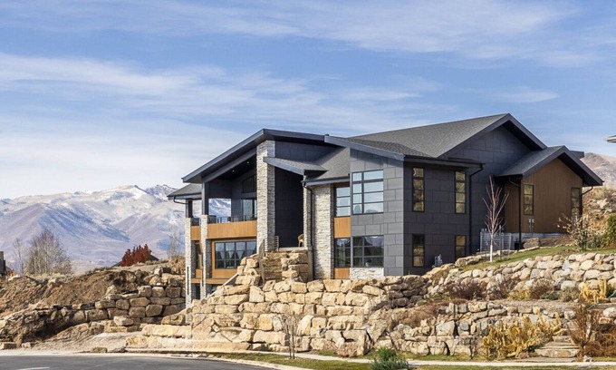 Park City House | Luxury Heber Home- Minutes from Park City, Ski Slopes- Views, Sleeps 16