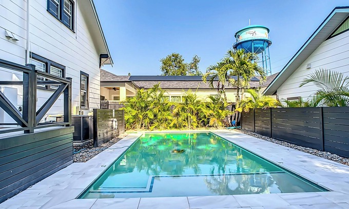 Historic Old Northeast House | Luxury Hidden Gem with Pool