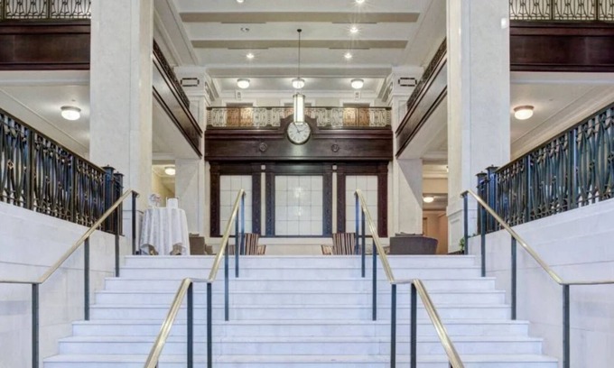 City Center Apartment | Luxury High Rise Center City RVA