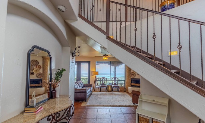 Canyon Lake House | Luxury Hilltop Retreat - 20 acres - Canyon Lake Views - Wedding & Reunion Ready