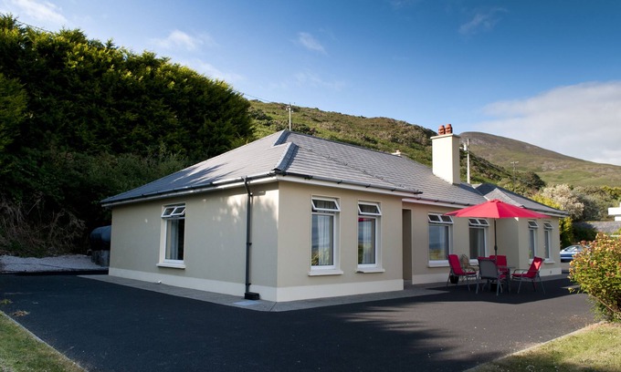 Inch House | Luxury holiday home, at Inch Beach,overlooking Dingle Bay on Wild Atlantic Way