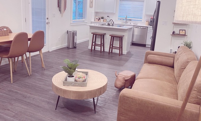 Moses Lake House | Luxury home 3bd2ba office and child ready!
