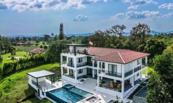Armenia Villa | Luxury Home at Parque del Café *Grand Cypress *