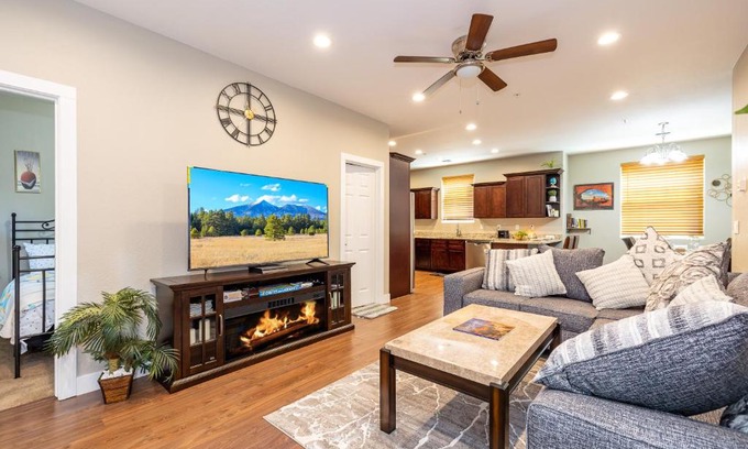 Flagstaff House | Luxury Home Downtown NAU Route 66 Snowbowl