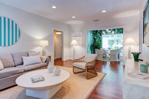 Coral Way House | Luxury Home in Brickell Miami, 5 min to the Beach!