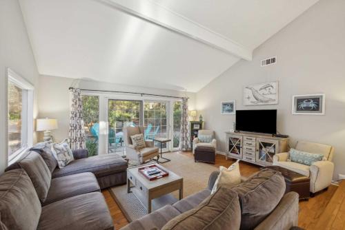 Lawton Woods House | Luxury Home in Desirable Sea Pines Walk to Beach