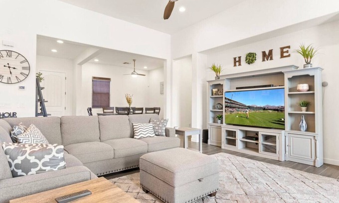 Litchfield Park House | Luxury Home in Litchfield Park w/Free Pool Heating